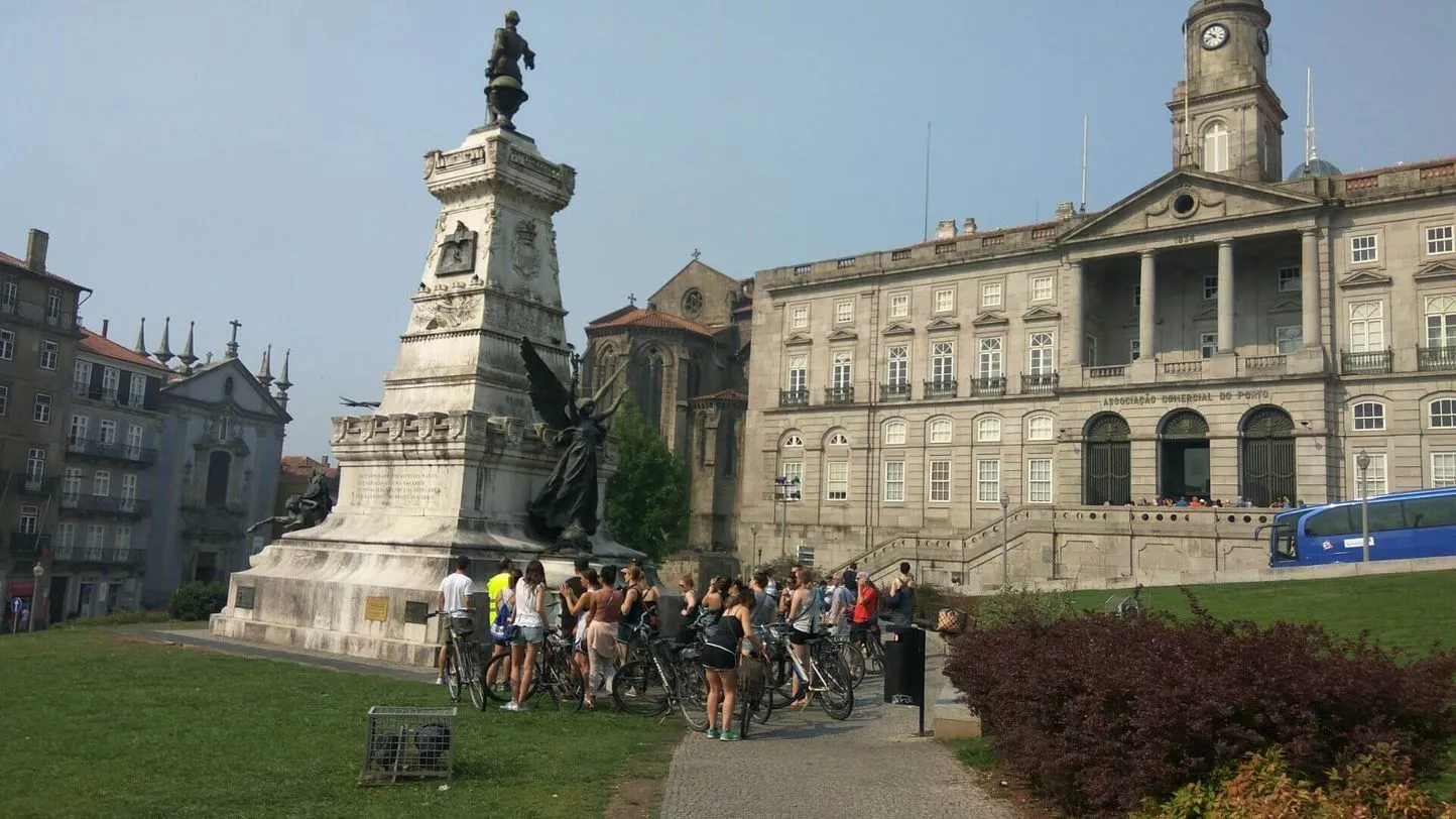bike tour in Ferreira Borges market