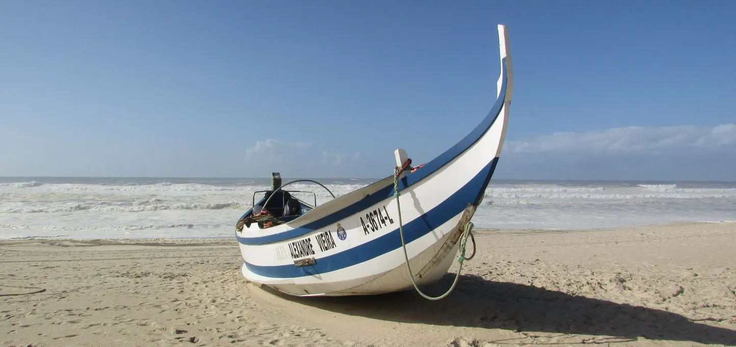 boat in Mira beach